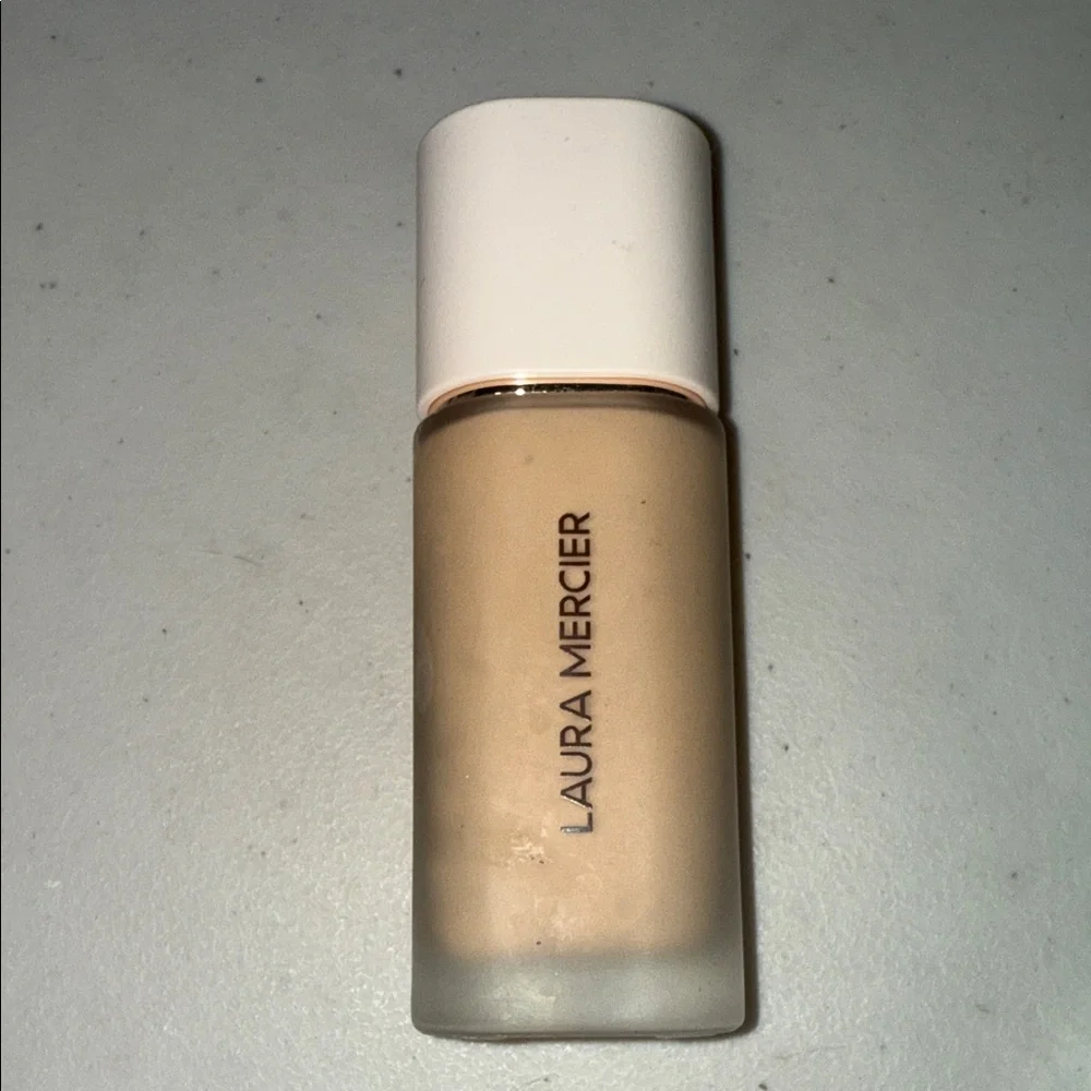 Laura Mercier Foundation- 2N1 Cashew
